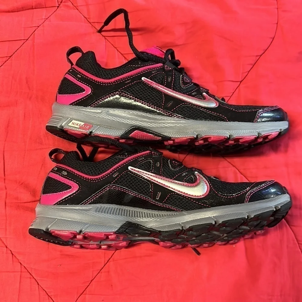 WOMENS Nike Sz 9 Alvorrd 9 Athletic Shoes